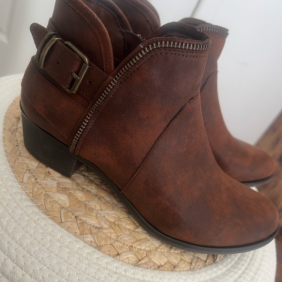 NEW American Rag booties - Picture 2 of 5